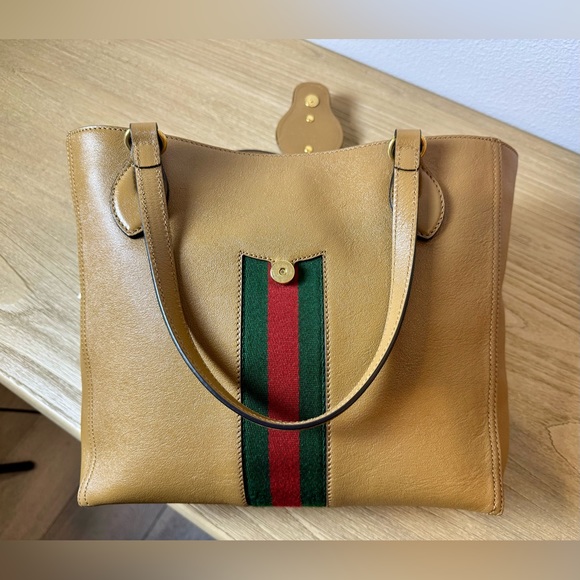 SOLD-GUCCI Dahlia Marmont Sherry line Medium Dahlia tote Beige/Tan - Picture 7 of 16